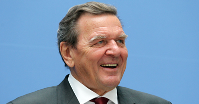 Schröder, AB'nin Türkiye ve Rusya ile iliskilerinin düzeltmesi gerektigini söyledi.