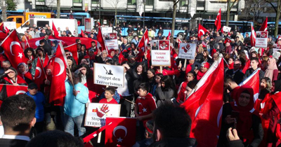 Almanyalı Türklerden terör karşıtı gösteri