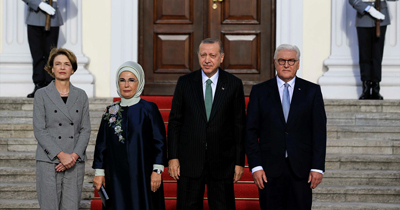Erdoğan Almanya'da resmi törenle karşılandı