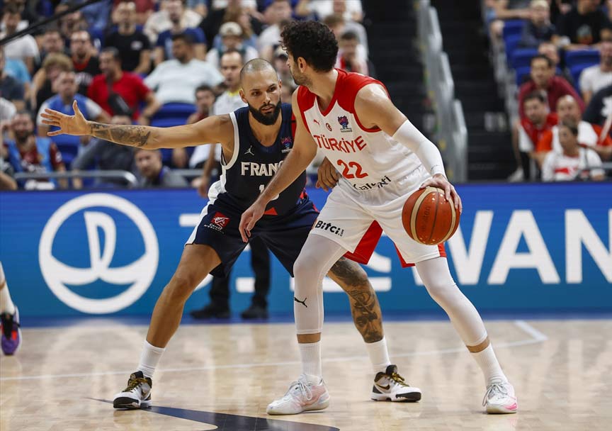 A Milli Basketbol Takımı Fransa’ya 87-86 yenilerek elendi A Milli Basketbol Takımı Fransa’ya 87-86 yenilerek elendi