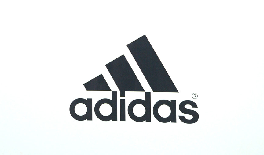 Adidas, antisemitik sözleri nedeniyle rapçi Kanye West ile ortaklığını sonlandırdı Adidas, antisemitik sözleri nedeniyle rapçi Kanye West ile ortaklığını sonlandırdı