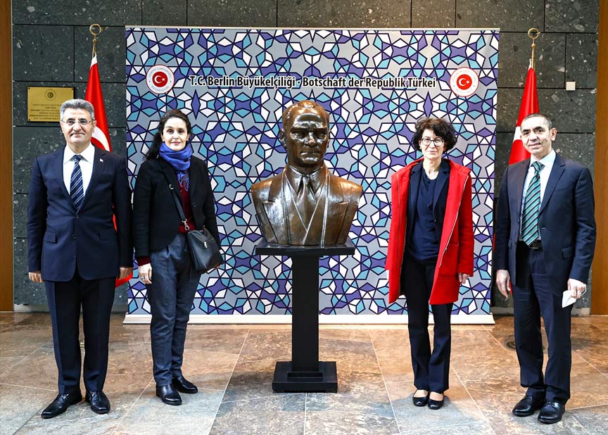 Şahin ve Türeci Berlin Büyükelçisi Aydın'ı ziyaret etti