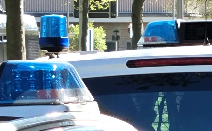 Frankfurt’ta 5 polisin evinde arama yapıldı