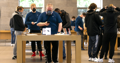 Almanya'da alışveriş merkezleri açıldı Almanya'da alışveriş merkezleri açıldı