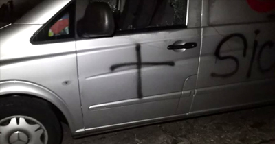 Almanya‘da cenaze nakil aracına saldırı Almanya‘da cenaze nakil aracına saldırı