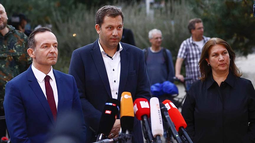 SPD ile FDP hükümet kurma kapsamında biraraya geldi SPD ile FDP hükümet kurma kapsamında biraraya geldi
