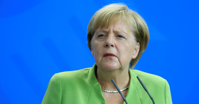 Başbakan Merkel ikinci defa titreme nöbeti geçirdi Başbakan Merkel ikinci defa titreme nöbeti geçirdi