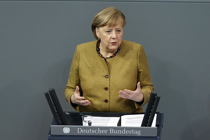 Merkel parlamentoda alınan tedbirleri savundu