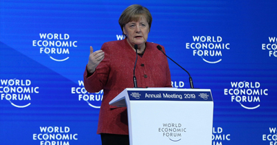 Merkel Davos’ta küresel yapıya uzlaşma çağrısı yaptı Merkel Davos’ta küresel yapıya uzlaşma çağrısı yaptı