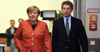 Almanya secimlerini Merkel kazandi Almanya secimlerini Merkel kazandi