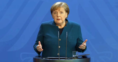 Angela Merkel de kendisini karantinaya aldı Angela Merkel de kendisini karantinaya aldı