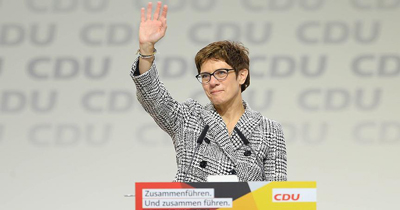 CDU’nun yeni patronu Karrenbauer oldu CDU’nun yeni patronu Karrenbauer oldu