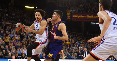 Anadolu Efes Barcelona’yı deplasmanda farklı yendi Anadolu Efes Barcelona’yı deplasmanda farklı yendi