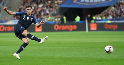 Pavard 5 yıllığına Bayern Münih'te Pavard 5 yıllığına Bayern Münih'te