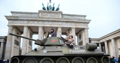 Berlin Duvarı'nin yikilisinin 27. yıili