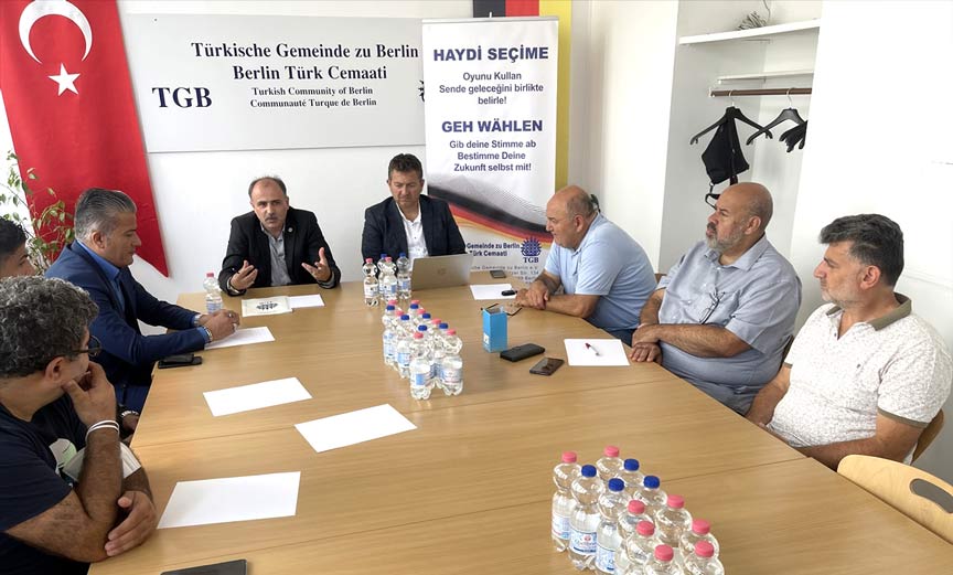 Berlin Türk Cemaati’nden seçime katılım çağrısı Berlin Türk Cemaati’nden seçime katılım çağrısı