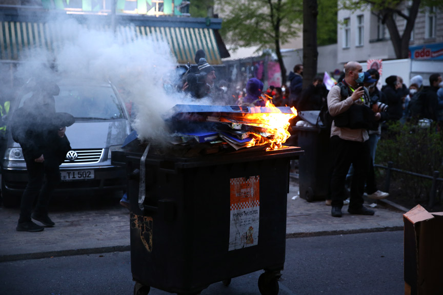1 Mayıs gösterilerinde Berlin’de 93 polis yaralandı