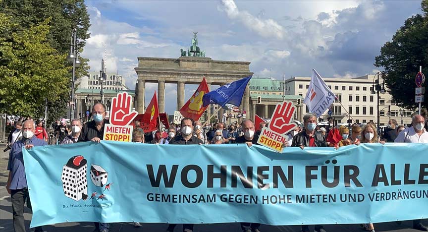Berlin’de artan konut fiyatları protesto edildi Berlin’de artan konut fiyatları protesto edildi