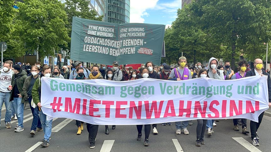Berlin'de yüksek kiralar protesto edildi Berlin'de yüksek kiralar protesto edildi