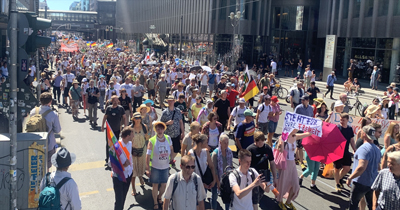 Berlin’de Kovid-19 kısıtlamaları protesto edildi Berlin’de Kovid-19 kısıtlamaları protesto edildi