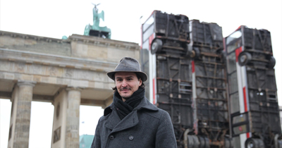 Brandenburg Kapısı’nda otobüs barikatları