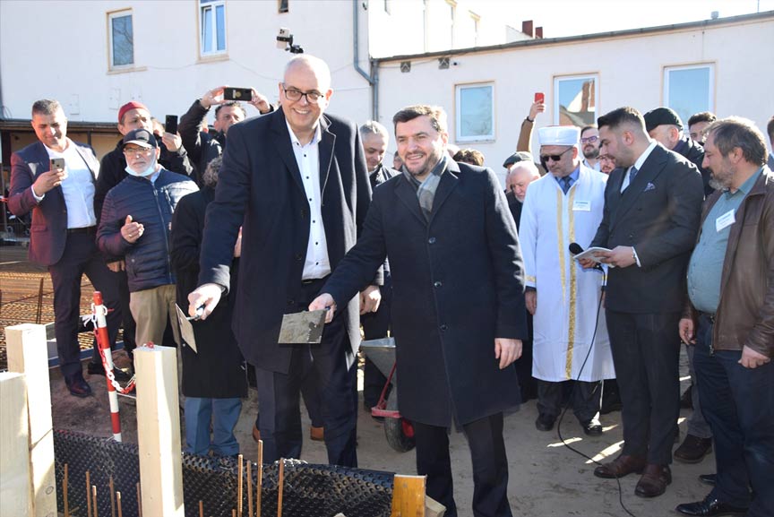 Bremen'de minareli cami temeli atıldı Bremen'de minareli cami temeli atıldı