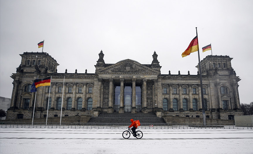 Bundestag‘da Ukrayna'ya ağır silah sevkiyatı önergesi kabul edildi Bundestag‘da Ukrayna'ya ağır silah sevkiyatı önergesi kabul edildi