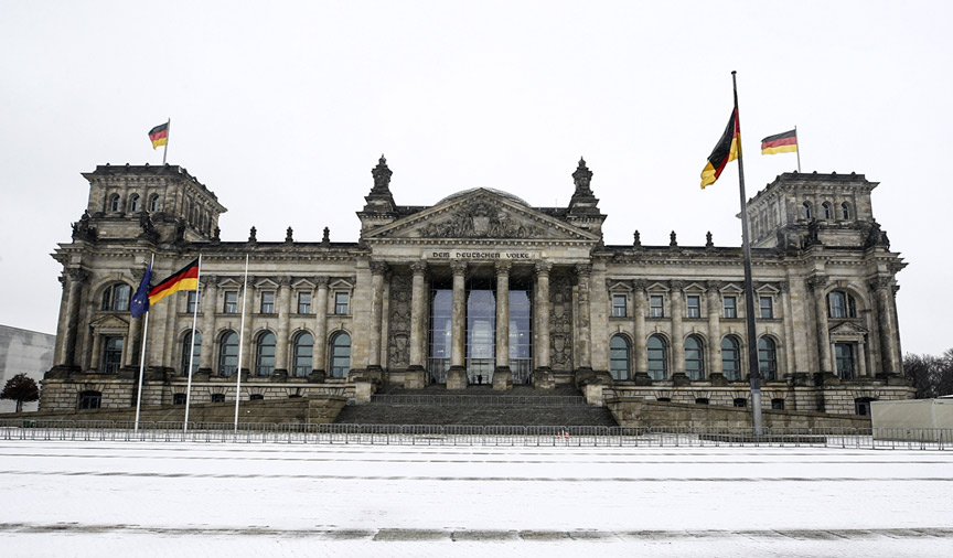 Bundestag’da görevli bazı polisler için „aşırı sağcı“ iddiası Bundestag’da görevli bazı polisler için „aşırı sağcı“ iddiası