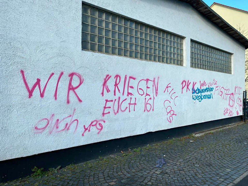 Kassel’de cami ve kültür merkezine YPG/PKK saldırısı Kassel’de cami ve kültür merkezine YPG/PKK saldırısı