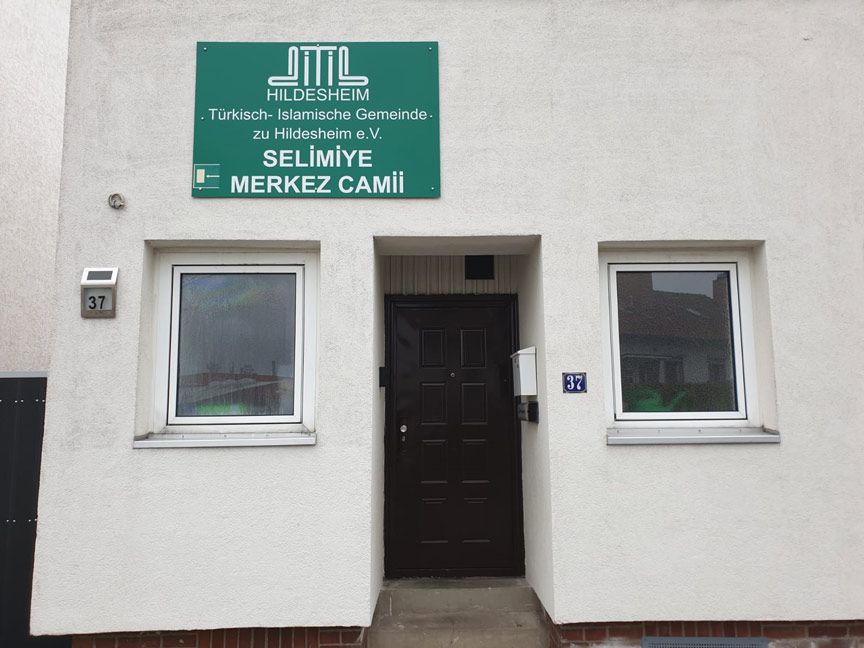 Hildesheim‘da DİTİB camisine taşlı saldırı Hildesheim‘da DİTİB camisine taşlı saldırı