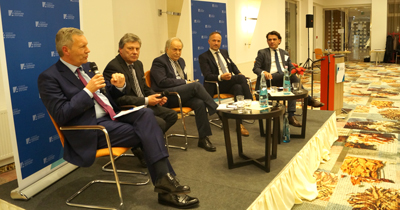 Kassel’de Türk-Alman kimliği konulu açık oturum Kassel’de Türk-Alman kimliği konulu açık oturum