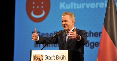 Christian Wulff söylediklerinin arkasinda Christian Wulff söylediklerinin arkasinda