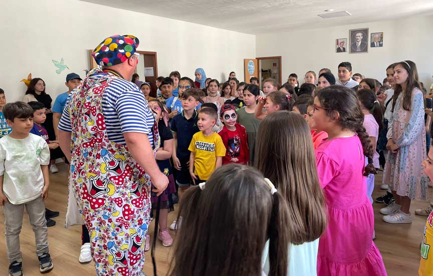Çocuklar için özel bayram etkinliği düzenlendi Çocuklar için özel bayram etkinliği düzenlendi
