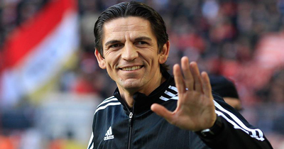 Deniz Aytekin Çin Ligi'nde maç yönetecek Deniz Aytekin Çin Ligi'nde maç yönetecek