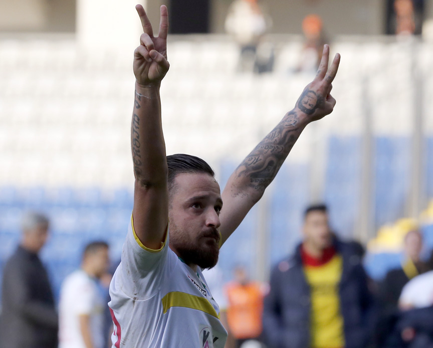 Futbolcu Deniz Naki hakkında dava açıldı Futbolcu Deniz Naki hakkında dava açıldı