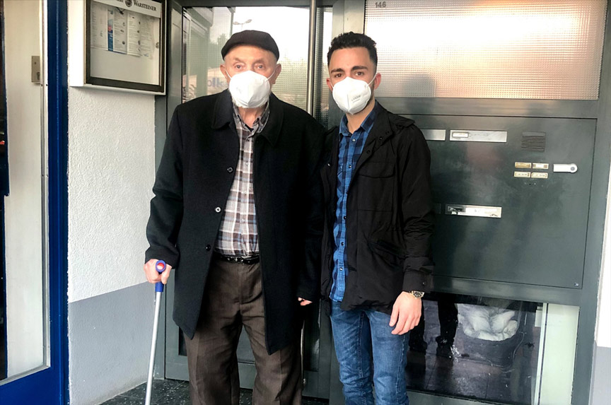 DİTİB gönüllüleri aşı merkezlerine taşıyor DİTİB gönüllüleri aşı merkezlerine taşıyor