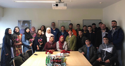 Duisburg’da Türk gençler hastalara moral verdi Duisburg’da Türk gençler hastalara moral verdi