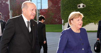 Erdoğan, Merkel ile Libya ve Suriye'yi görüştü Erdoğan, Merkel ile Libya ve Suriye'yi görüştü