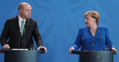 Erdoğan'dan Merkel'e taziye telefonu Erdoğan'dan Merkel'e taziye telefonu