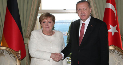 Erdoğan, Merkel'i kabul etti