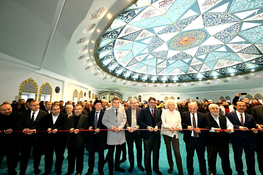 Essen’de DİTİB Merkez Camisi törenle açıldı Essen’de DİTİB Merkez Camisi törenle açıldı