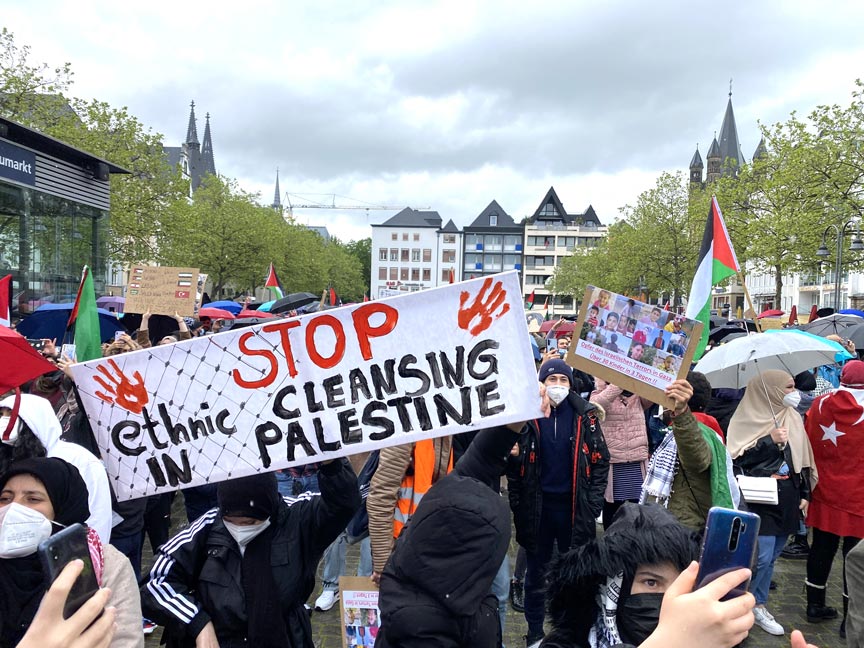 Köln'de İsrail'in saldırıları protesto edildi