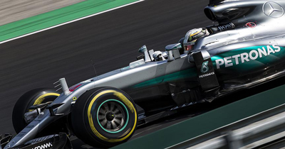 Hamilton sezonun 5. galibiyetini aldı Hamilton sezonun 5. galibiyetini aldı