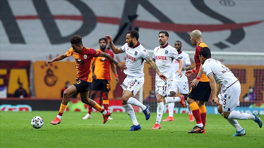 Galatasaray 1 puanı uzatmalarda aldı.