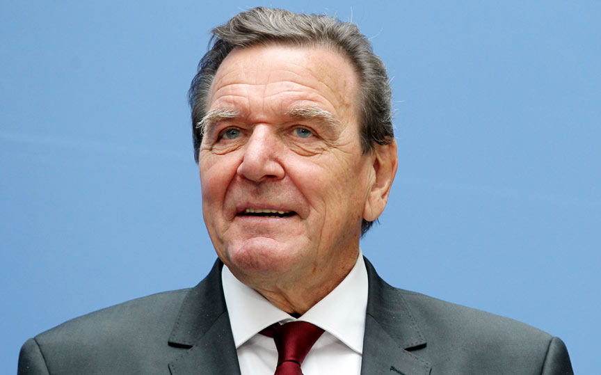 Gerhard Schröder Federal Meclis'i mahkemeye verdi