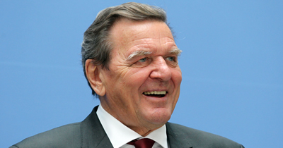 Schröder, AB'nin Türkiye ve Rusya ile iliskilerinin düzeltmesi gerektigini söyledi. Schröder, AB'nin Türkiye ve Rusya ile iliskilerinin düzeltmesi gerektigini söyledi.
