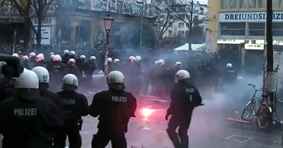 Almanya'da sişe fıralatan göstericiye 3,5 yıl hapis cezası