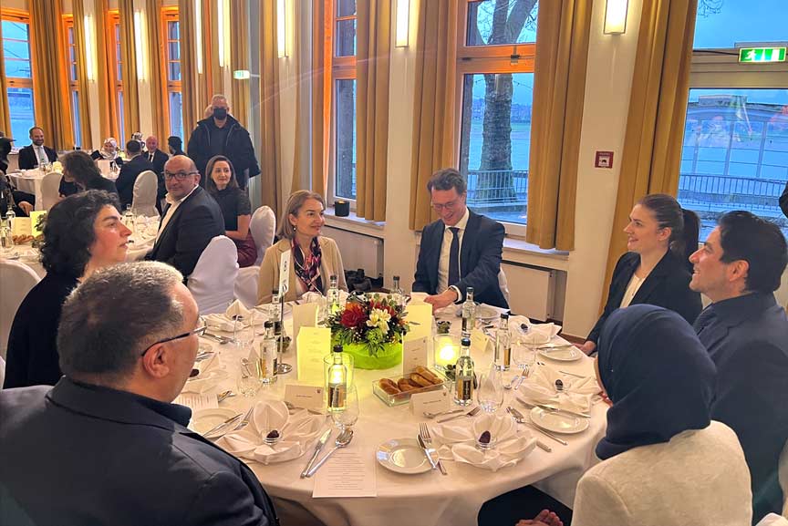 NRW Eyaleti Başbakanı Wüst, iftar verdi NRW Eyaleti Başbakanı Wüst, iftar verdi