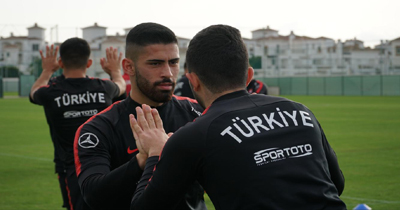 Hikmet Çiftçi FC Erzgebirge Aue’ye transfer oldu Hikmet Çiftçi FC Erzgebirge Aue’ye transfer oldu