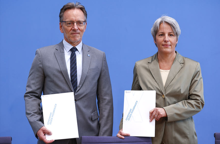 Almanya'da 2021'de 17 binden fazla çocuk istismarı vakası kayıtlara geçti Almanya'da 2021'de 17 binden fazla çocuk istismarı vakası kayıtlara geçti